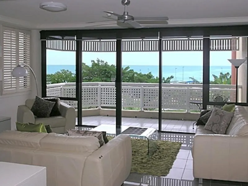 The Boutique Collection - North Shore Towers - Luxury Private Apartments Cairns Austrálie